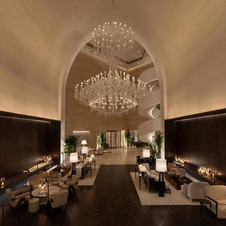 The Dubai Edition Luaran gambar The lobby of the Ritz-Carlton, Dubai