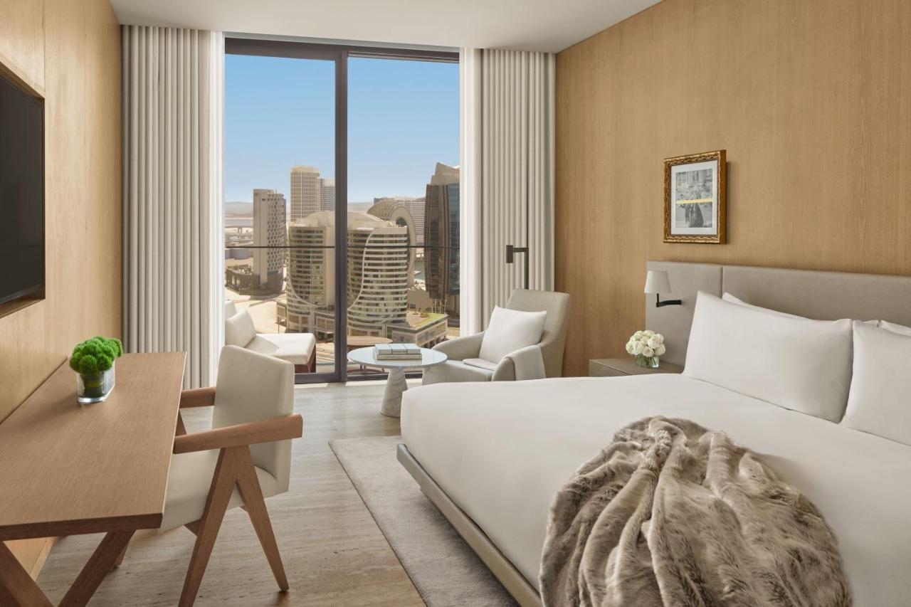 The Dubai Edition Luaran gambar A guest room at the Four Seasons