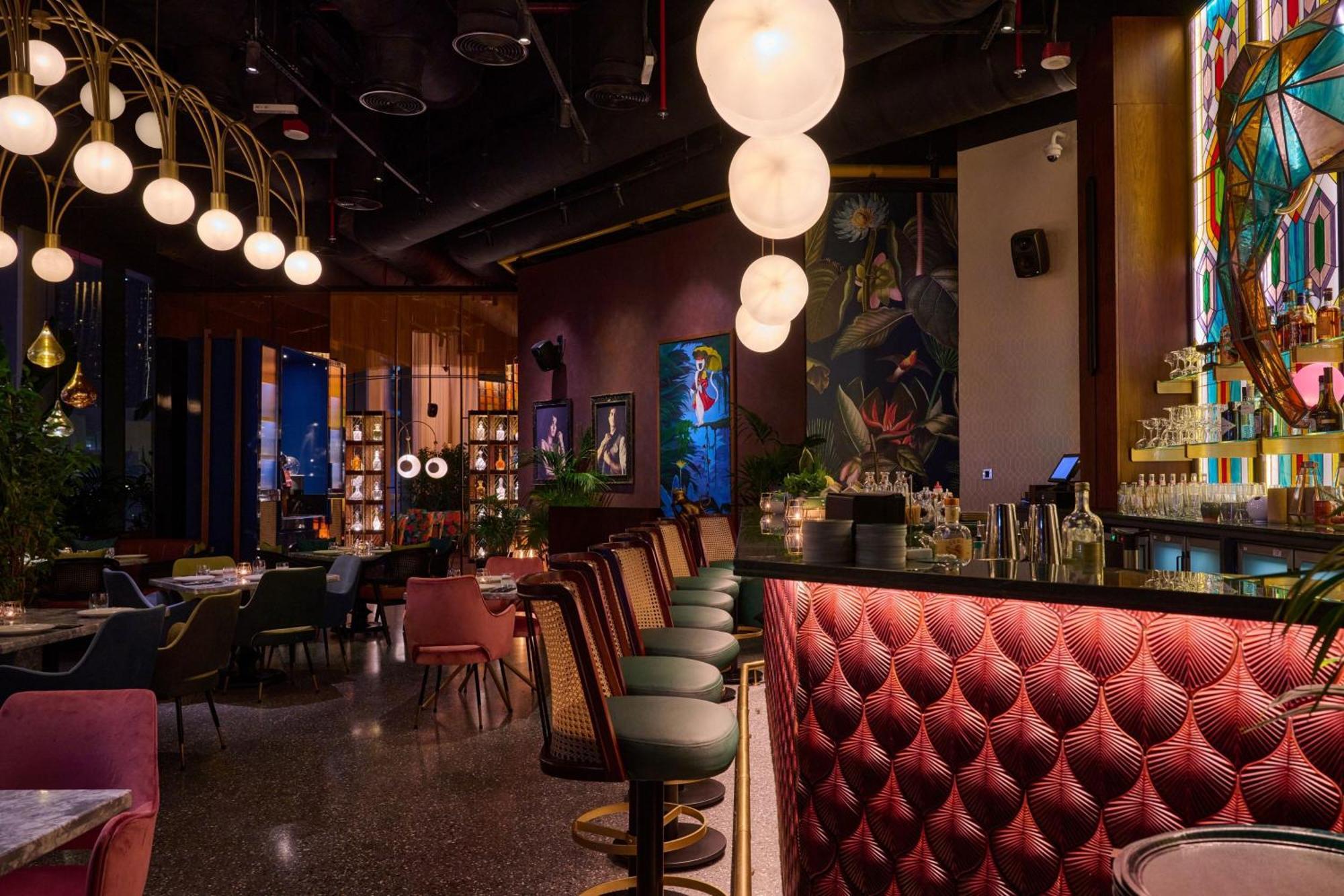 The Dubai Edition Luaran gambar Interior of the restaurant