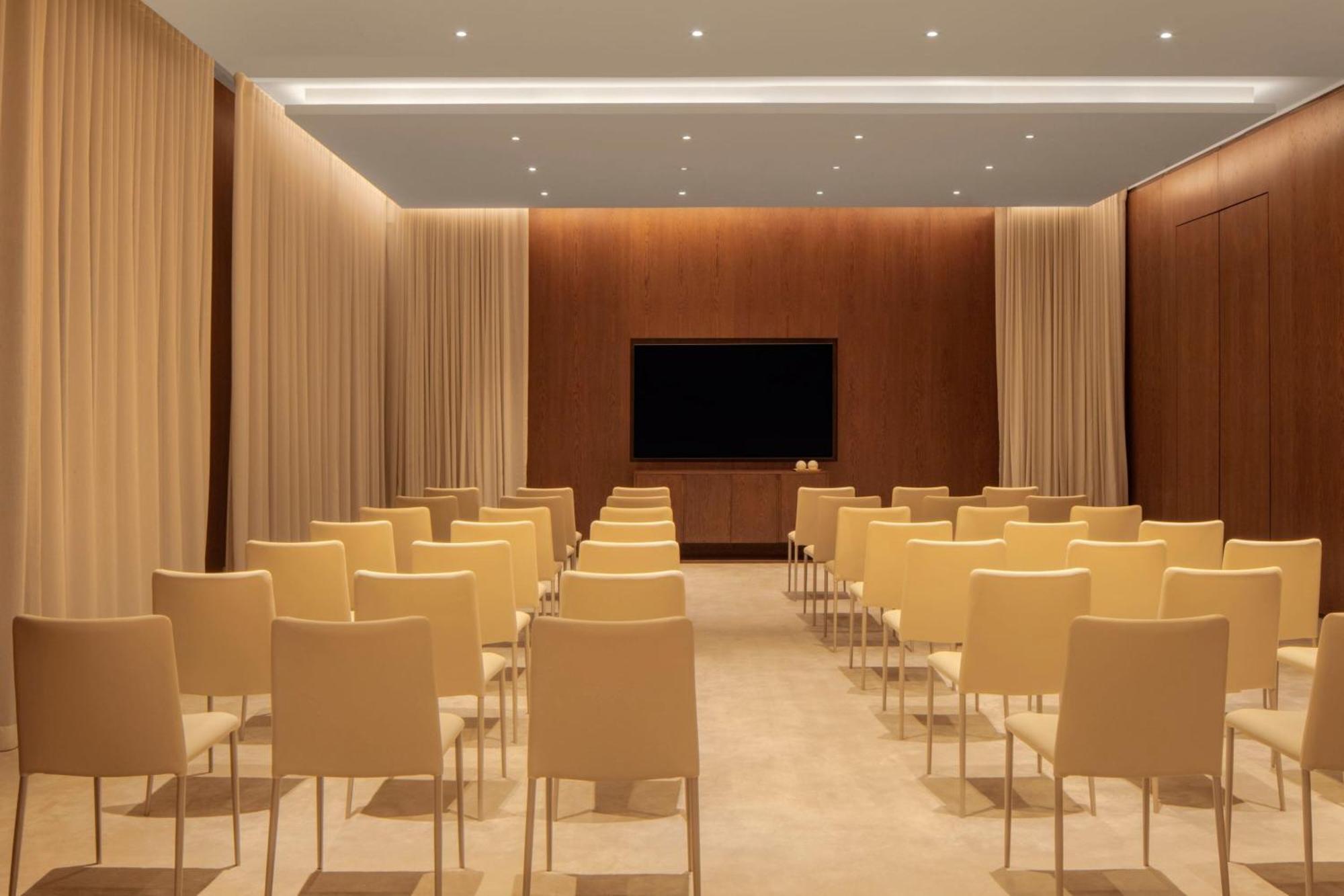The Dubai Edition Luaran gambar The meeting room
